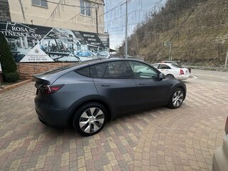 2023 Tesla Model Y Standard I, серый, 4499000 рублей, вид 3