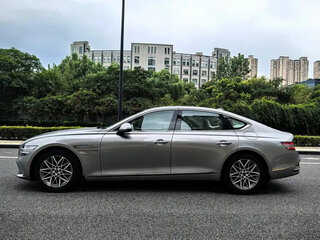 2025 Genesis G80 II Рестайлинг, серый, 7300000 рублей, вид 3