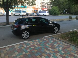 2011 Opel Astra J, чёрный, 585000 рублей, вид 2