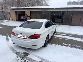 2013 BMW 5 серии 530d xDrive VI (F10/F11/F07) Рестайлинг, белый, 2480000 рублей, вид 5