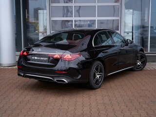 2025 Mercedes-Benz E-Класс 300 VI (W214, S214), чёрный, 8699900 рублей, вид 3