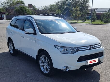 2012 Mitsubishi Outlander III, белый, 1490000 рублей, вид 3