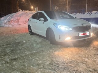 2018 Kia Cerato III Рестайлинг (Classic), белый, 1400000 рублей, вид 1