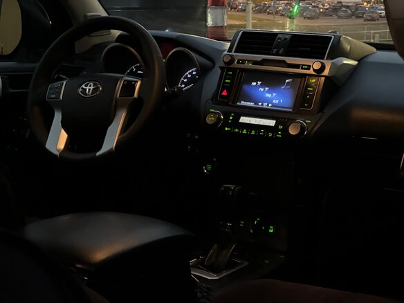 2015 Toyota Land Cruiser Prado 150 Series Рестайлинг 1, белый, 4299000 рублей - вид 8