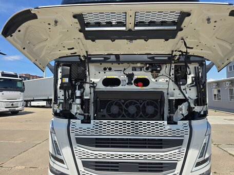 2026 Volvo FH, белый, 22700000 рублей, вид 3