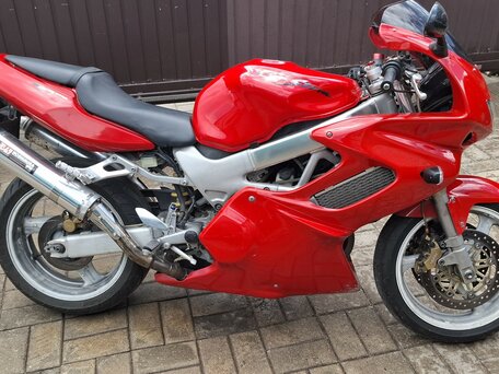 1998 Honda VTR 1000, красный, 320000 рублей, вид 2