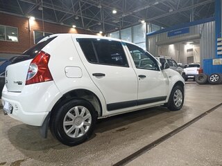 2012 Renault Sandero I, белый, 600000 рублей, вид 5