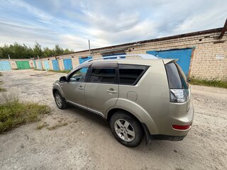 2007 Mitsubishi Outlander II, бежевый, 970000 рублей, вид 3
