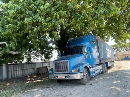 2003 International 4000 Series, голубой, 2800000 рублей, вид 3