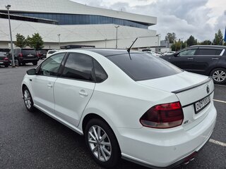 2016 Volkswagen Polo V Рестайлинг, белый, 930000 рублей, вид 2