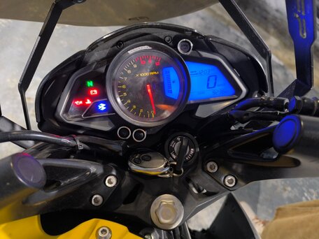 2019 Bajaj Pulsar NS 200, жёлтый, 230000 рублей, вид 1