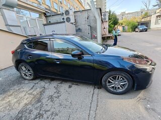 2018 Mazda Axela III Рестайлинг, синий, 1650000 рублей, вид 4