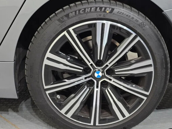 2025 BMW 3 серии 320i VII (G2x) Рестайлинг 2, серебристый - вид 5
