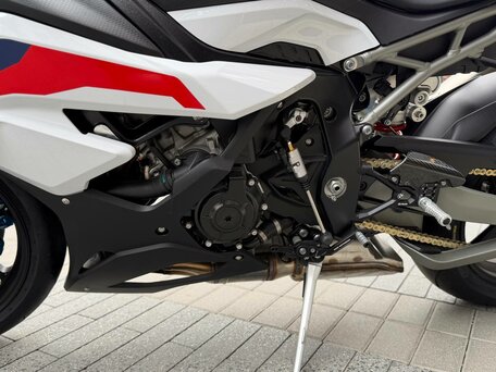2026 BMW S 1000 RR, белый, 2600000 рублей, вид 4