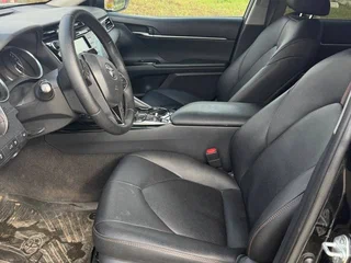 2018 Toyota Camry VIII (XV70), чёрный, 1500000 рублей, вид 5