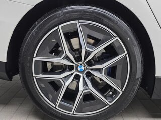 2024 BMW 5 серии 520i VIII (G60/G61/G68), белый, 5530000 рублей, вид 5
