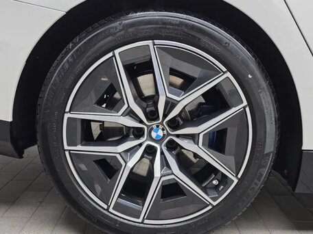 2024 BMW 5 серии 520i VIII (G60/G61/G68), белый, 5530000 рублей, вид 5