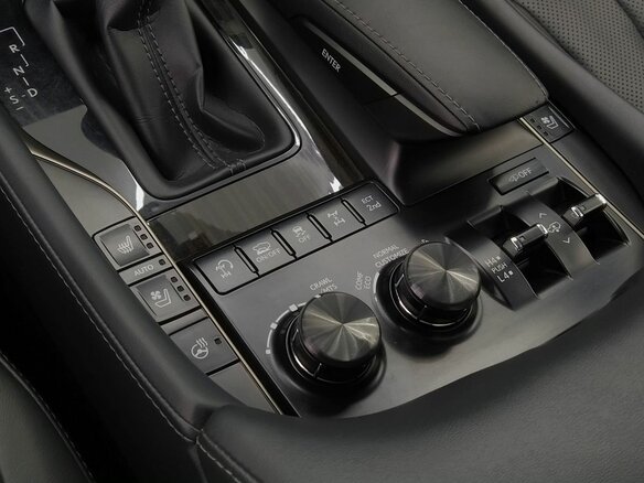 2020 Lexus LX 570 III Рестайлинг 2, белый, 8830000 рублей - вид 17