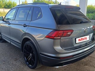 2020 Volkswagen Tiguan Allspace II, серый, 2800000 рублей, вид 4