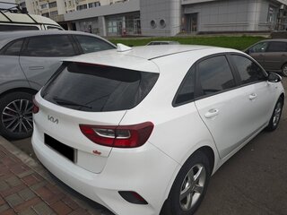 2022 Kia Ceed III Рестайлинг, белый, 1940000 рублей, вид 4