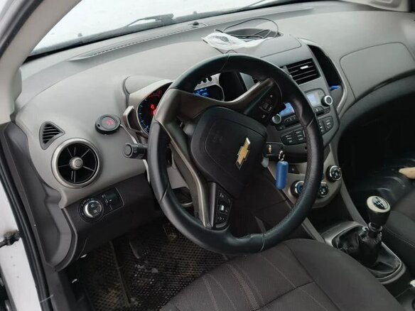 2012 Chevrolet Aveo II, серебристый, 650000 рублей - вид 6