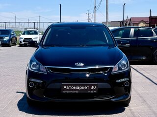 2020 Kia Rio IV, чёрный, 1469990 рублей, вид 2