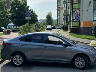 2017 Hyundai Solaris II, серый, 600000 рублей, вид 4