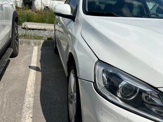 2014 Volvo S60 II Рестайлинг, белый, 899000 рублей, вид 3
