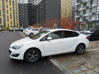 2014 Opel Astra J Рестайлинг, белый, 790000 рублей, вид 3
