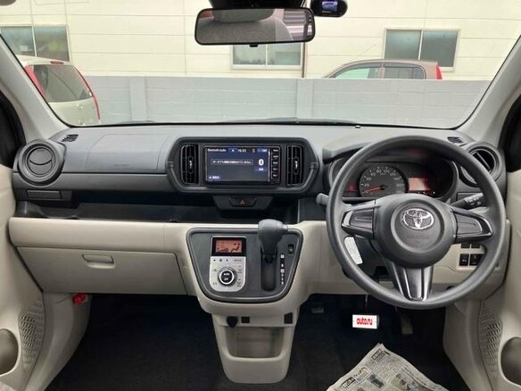 2020 Toyota Passo III Рестайлинг, серебристый, 650000 рублей - вид 6