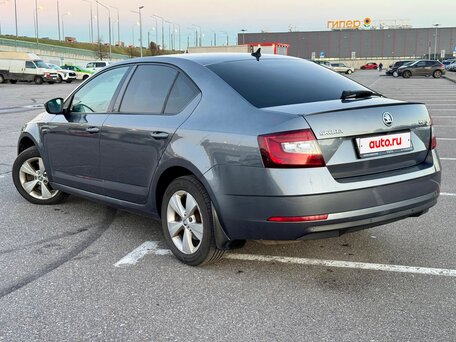 2018 Skoda Octavia III (A7) Рестайлинг, серый, 1800000 рублей, вид 4