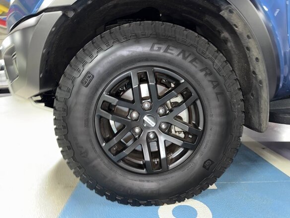 2022 Ford Ranger Raptor T6 Рестайлинг 2, синий, 6000000 рублей - вид 18