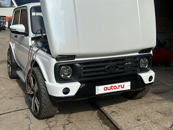 2015 Lada (ВАЗ) 2121 (4x4) I Рестайлинг, белый, 1500000 рублей - вид 2