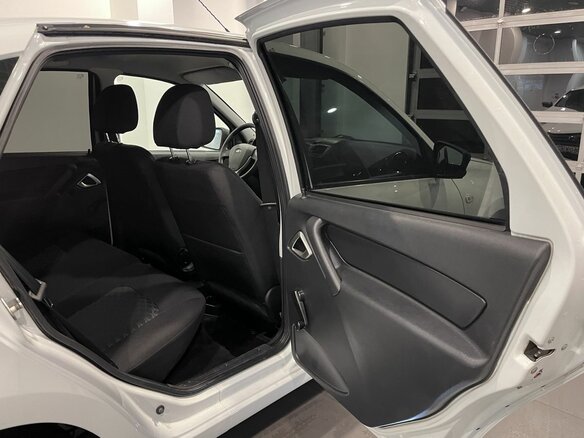 2019 Lada (ВАЗ) Granta I Рестайлинг, белый, 725000 рублей - вид 16