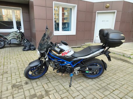 2020 Suzuki SV 650, серебристый, 550000 рублей, вид 3