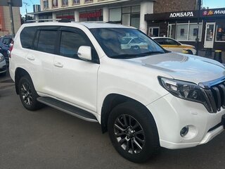 2014 Toyota Land Cruiser Prado 150 Series Рестайлинг 1, белый, 2900000 рублей, вид 3