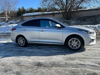 2019 Hyundai Solaris II, серебристый, 1600000 рублей, вид 3