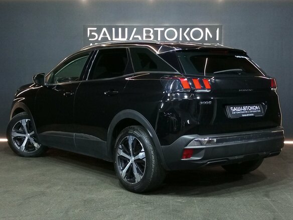 2018 Peugeot 3008 II, чёрный, 1650000 рублей - вид 5