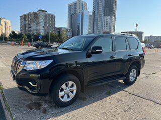 2019 Toyota Land Cruiser Prado 150 Series Рестайлинг 2, чёрный, 5000000 рублей, вид 1