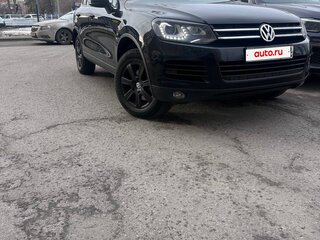 2014 Volkswagen Touareg II, чёрный, 2420000 рублей, вид 3