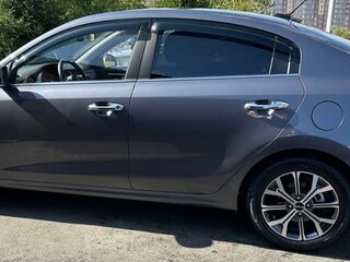 2020 Kia Rio IV Рестайлинг, серый, 1750000 рублей, вид 1