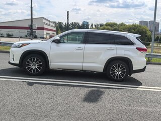 2019 Toyota Highlander III (XU50) Рестайлинг, белый, 4600000 рублей, вид 5