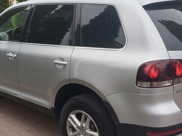 2009 Volkswagen Touareg I Рестайлинг, серебристый, 1850000 рублей - вид 5