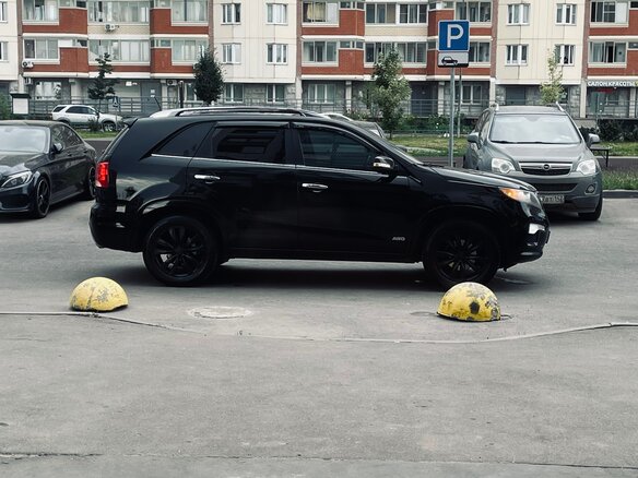 2012 Kia Sorento II, чёрный, 899999 рублей - вид 2