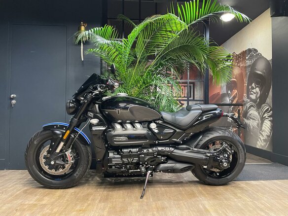 2024 Triumph Rocket III, серый, 3250000 рублей - вид 7