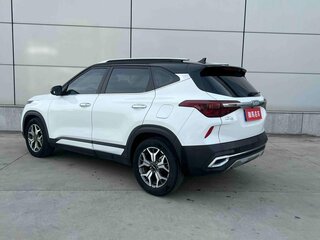 2022 Kia KX3, белый, 1410000 рублей, вид 5