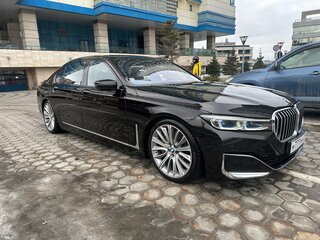 2019 BMW 7 серии Long 750Ld xDrive VI (G11/G12) Рестайлинг, коричневый, 7950000 рублей, вид 3