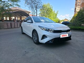 2022 Kia K3 II Рестайлинг, белый, 2100000 рублей, вид 3