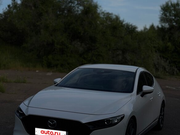 2020 Mazda 3 IV (BP), белый, 1950000 рублей - вид 1