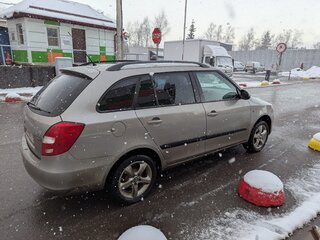 2011 Skoda Fabia II Рестайлинг, серый, 700000 рублей, вид 4